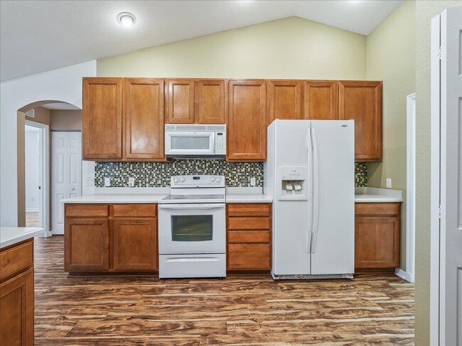 Kitchen 42" Cabinetry - 11025 SE 174th Loop