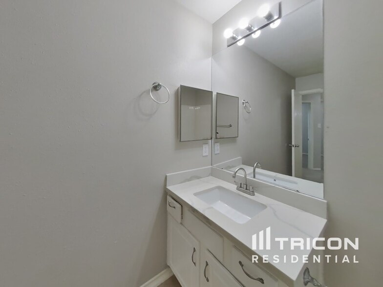Building Photo - 13007 Lark Point Ct