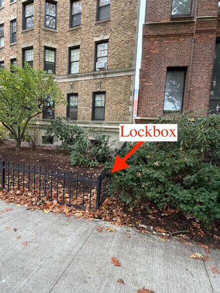 Building Photo - 116 Riverway