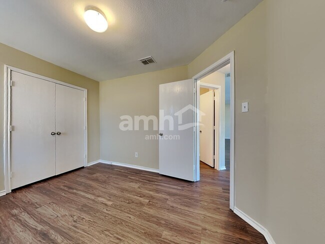 Building Photo - 101 Long Prairie Dr