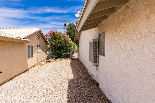 Building Photo - 3165 Silver Arrow Dr