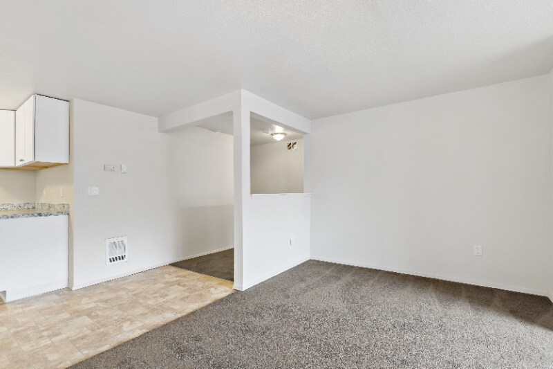 Building Photo - 9701 Woodlawn Ave N