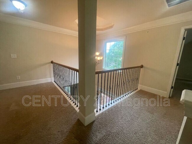 Building Photo - 2457 Sunflower Dr