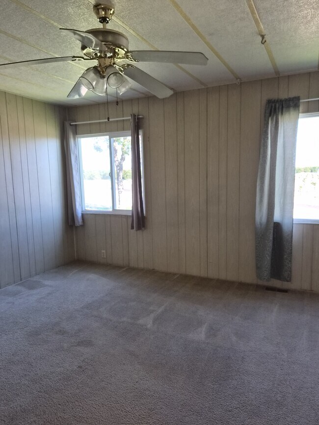 Building Photo - 9285 Ave 412