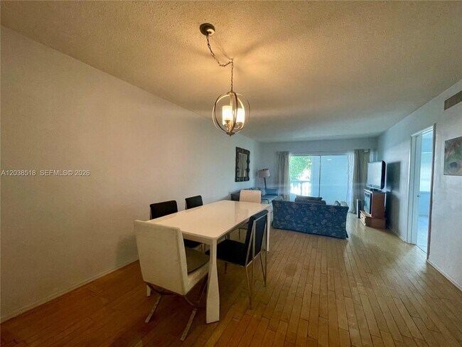 Building Photo - 450 Paradise Isle Blvd