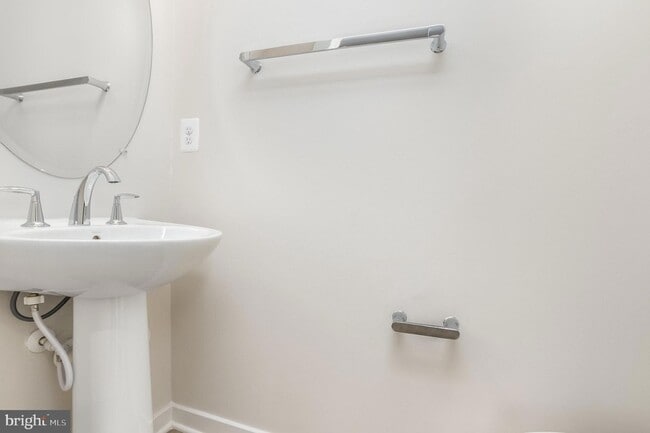 Building Photo - 44514 Wolfhound Sq