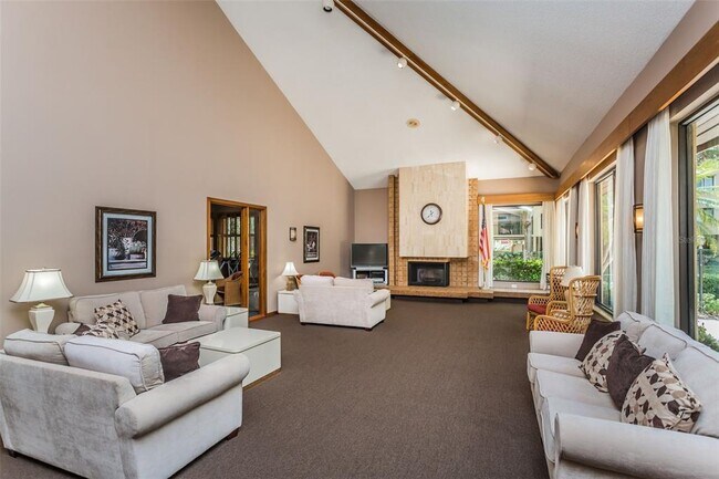 Building Photo - 3062 Eastland Blvd