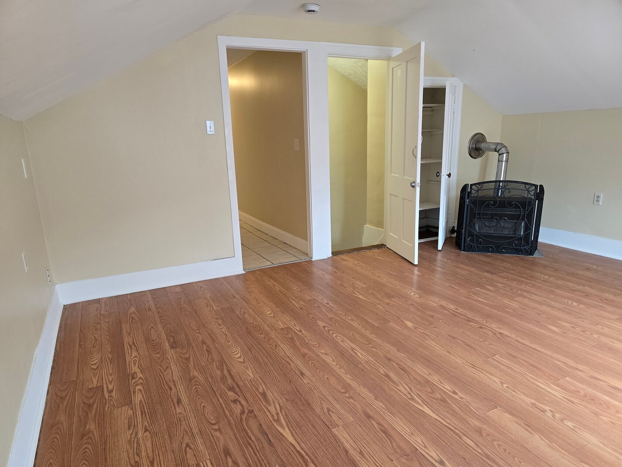 Building Photo - 27 Shelby St