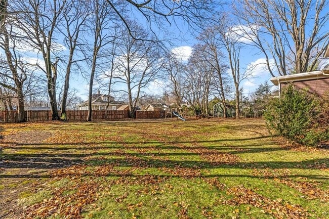 Building Photo - 9 Linden Ave