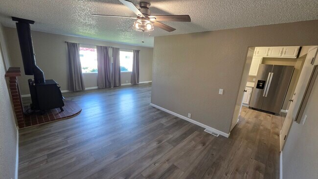 Building Photo - 505 Newcomer St