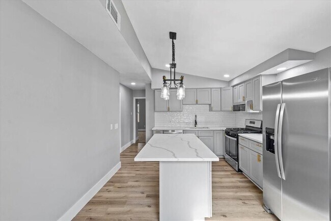 Building Photo - 102 East St