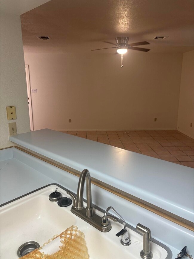 Building Photo - 2605 W 12th Pl