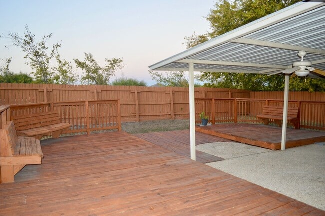 Primary Photo - Beautiful and spacious 3 bed 2 bath.