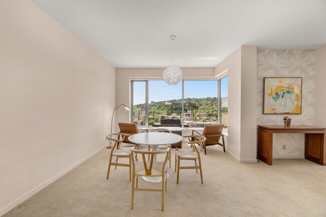 Building Photo - 1414 SW 3rd Ave