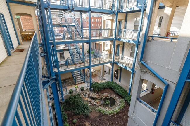 Building Photo - 1726 Aliceanna St