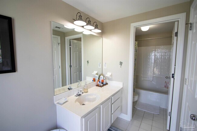 Building Photo - 800 Fort Pickens Rd