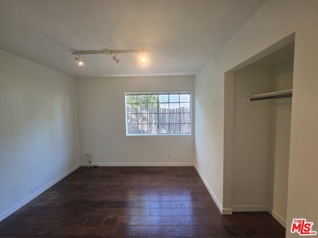 Building Photo - 2241 Branden St