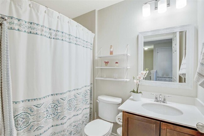 Building Photo - 9505 Southwick Dr