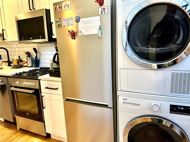 Building Photo - 152 Salem St