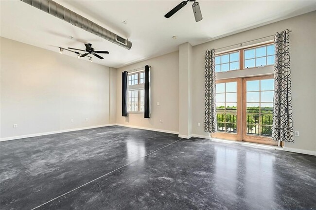 Building Photo - 2235 E 6th St