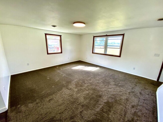 Building Photo - 507 North St.