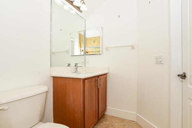Building Photo - 3929 Sabal Way