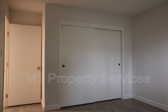 Building Photo - 6940 McQuillan Cir