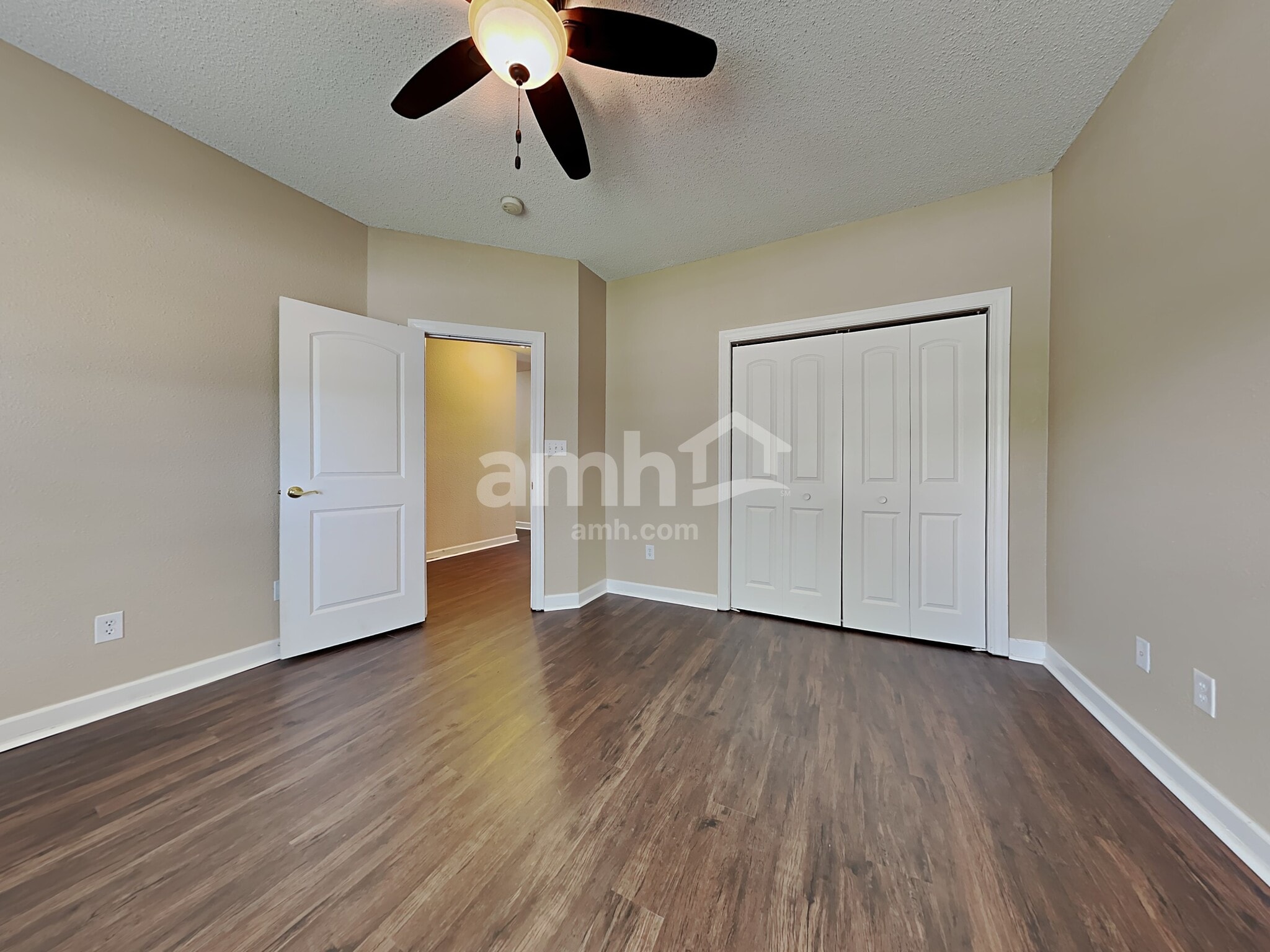 Building Photo - 10884 Roundtree Rd