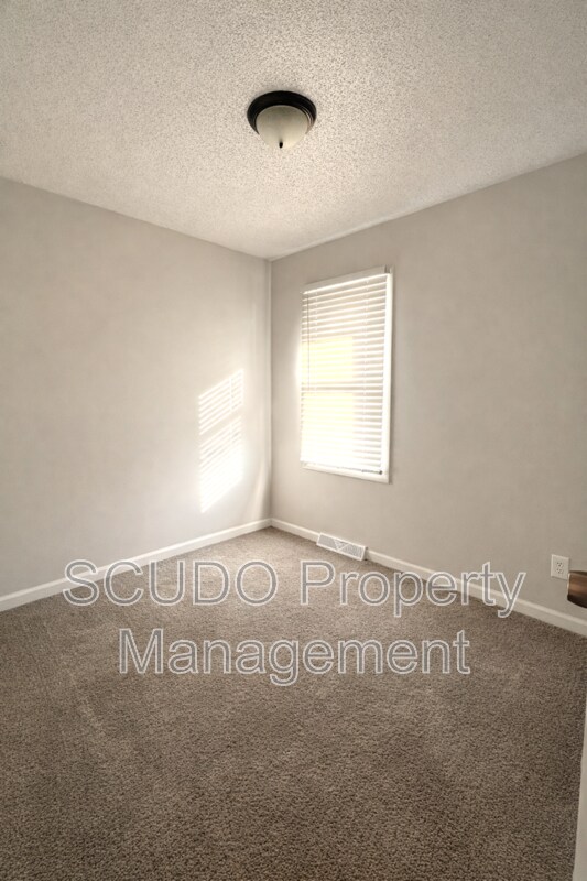 Building Photo - 11316 Donnelly Ave