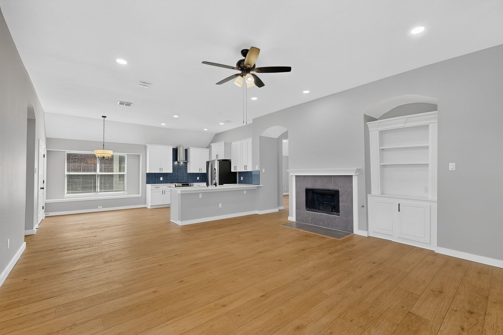Building Photo - 11112 Amber Valley Dr