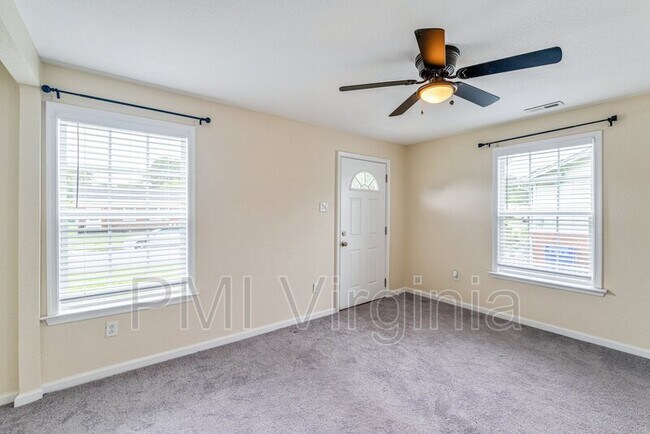 Building Photo - 68 Carver Cir