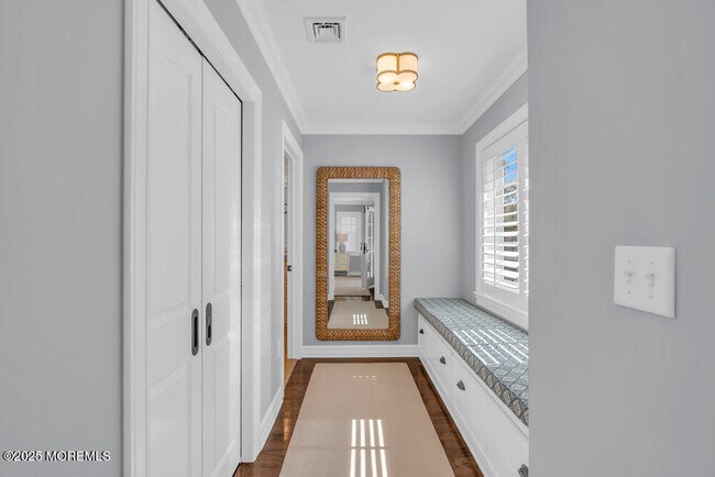 Building Photo - 420 Tuttle Ave