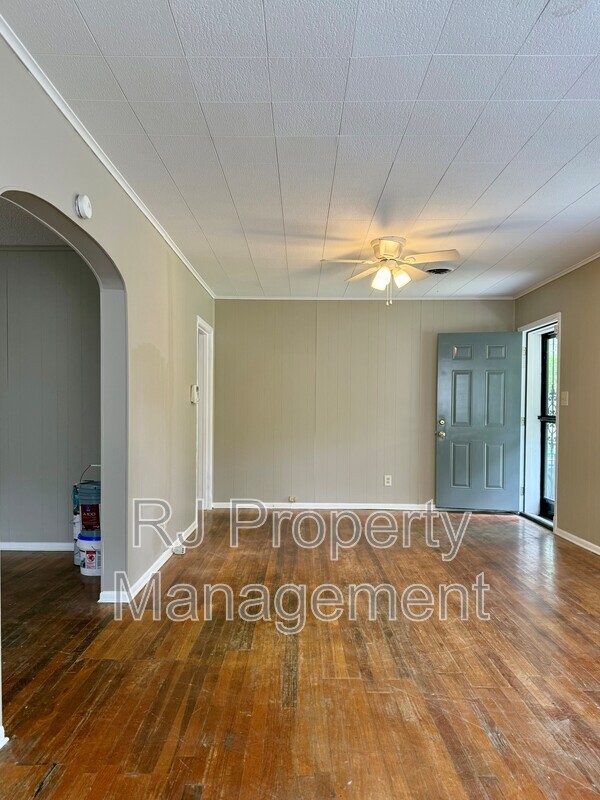 Building Photo - 1336 Wrenwood St