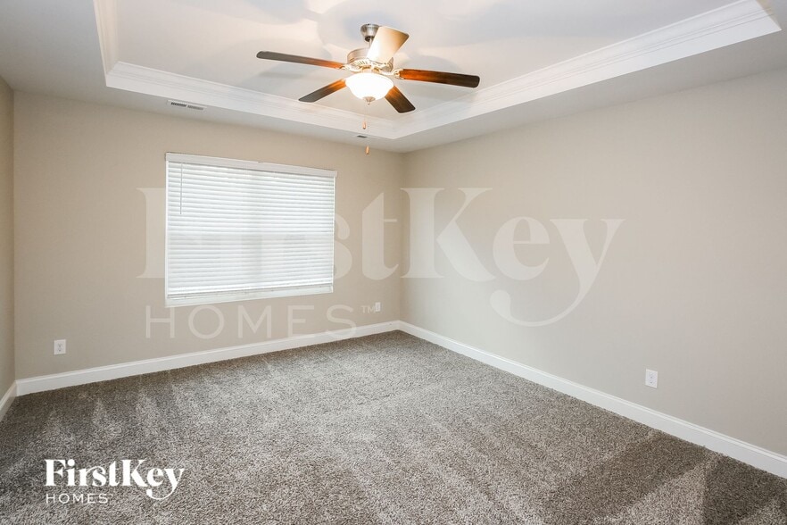 Building Photo - 9337 Sloan Forest Dr