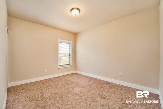 Building Photo - 9879 Volterra Ave