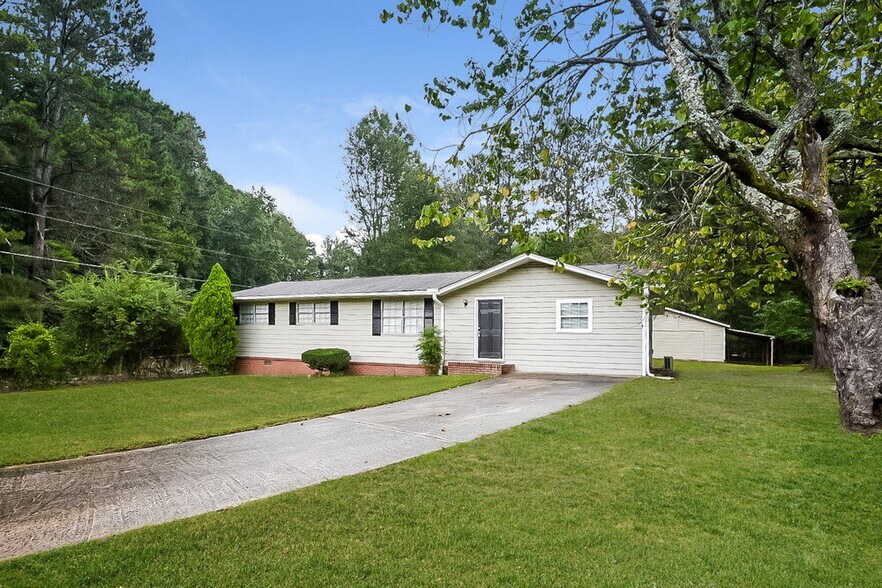 Building Photo - 4230 Senoa Dr