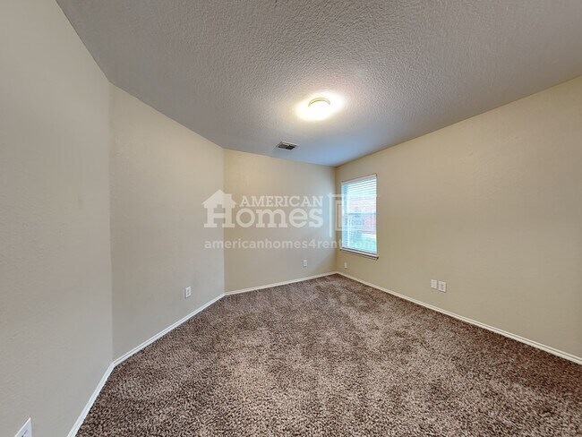 Building Photo - 6038 Mountain Meadow