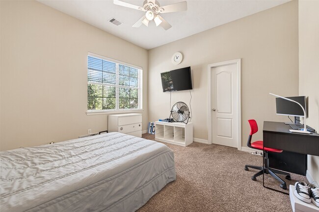 Building Photo - 4311 Red Oak Grove Ct