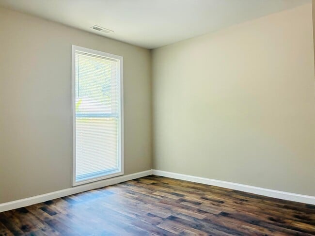 Building Photo - 506 Bonny St