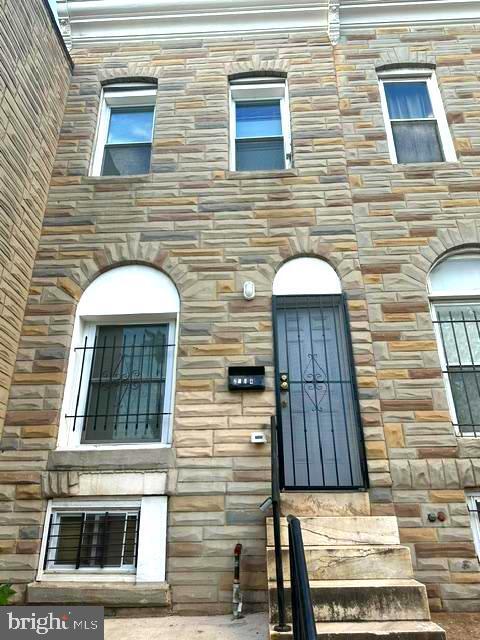 Building Photo - 2654 Wilkens Ave