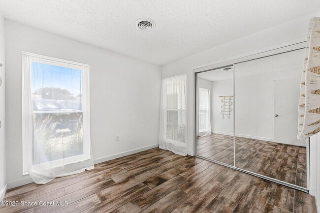 Building Photo - 440 Coconut Dr