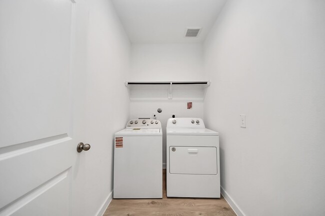 Building Photo - 7811 Bel Fiore Dr