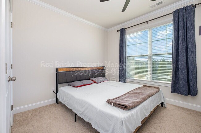 Building Photo - 7901 Iron Rd