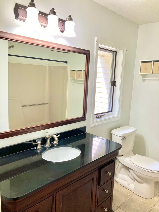 Building Photo - 156 E Grayling Ln