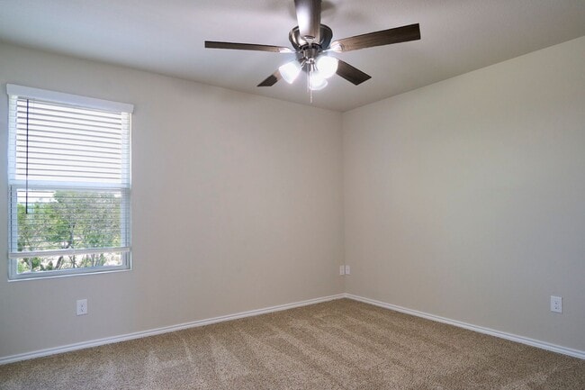 Building Photo - Hunters Ranch Beauty! 3 Bedroom 2 1/2 Bath...