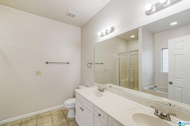 Building Photo - 1128 Avalon Dr