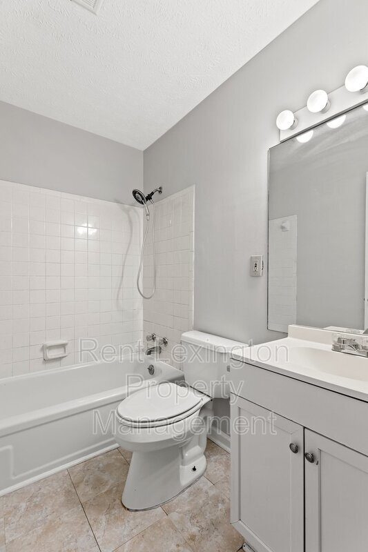 Building Photo - 228 Kenlock Dr