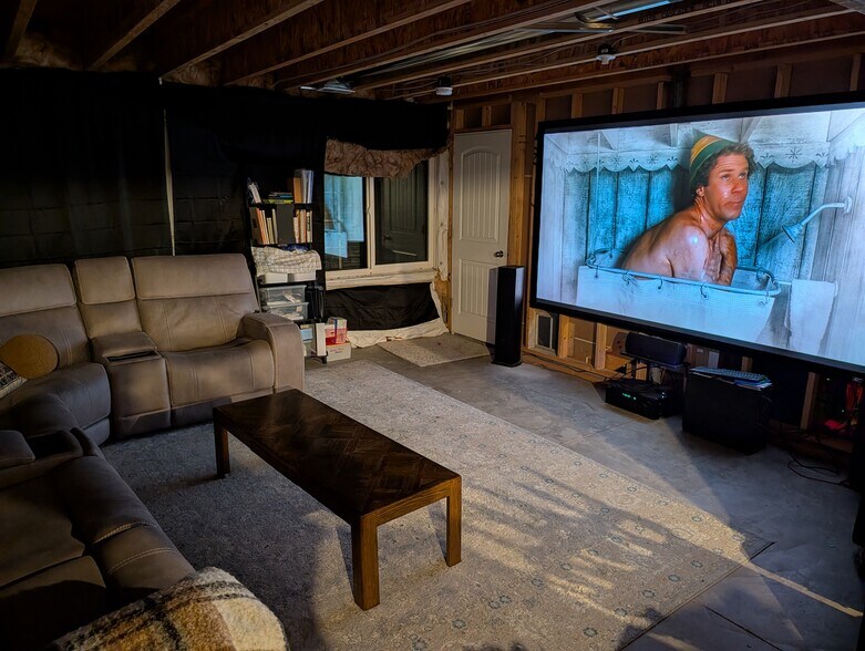 Building Photo - 11020 Echo Canyon Dr