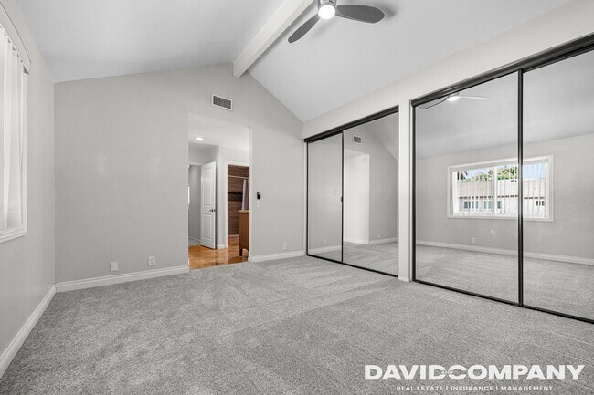 Building Photo - 2840 Oak Creek Dr