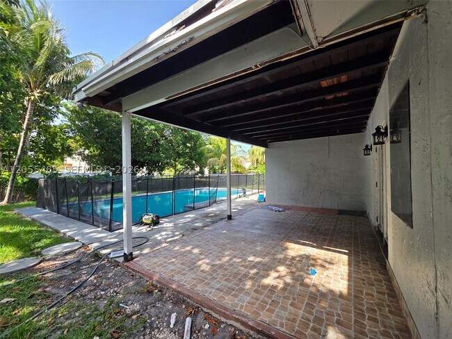 Building Photo - 8227 NW 39th St